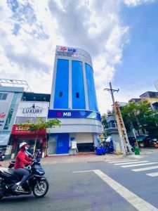 Tòa nhà góc 2 MT Nguyễn Đình Chiểu