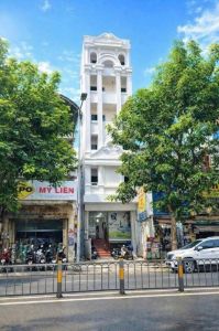 MẶT TIỀN 237-239 LÝ THÁI TỔ ; PHƯỜNG VƯỜN LÀI ; TP.HCM