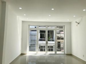 243/4 TÔ HIẾN THÀNH ; P.13 ; QUẬN 10 - NHÀ MỚI HẺM XE TẢI